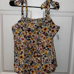 Large tank top old navy NWT